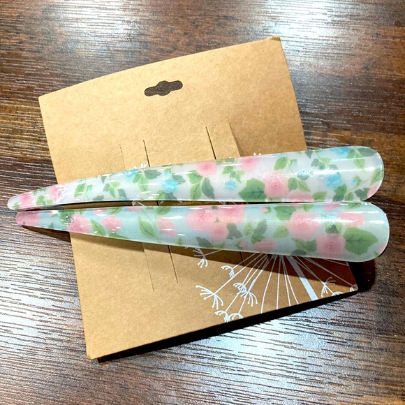 Floral Hair Clips - Picture 3 of 5